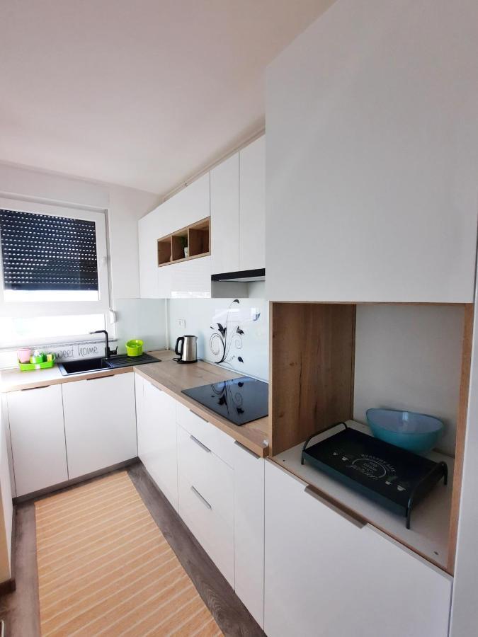 Apartment Mrvica Near The Zagreb Airport Velika Gorica Bagian luar foto