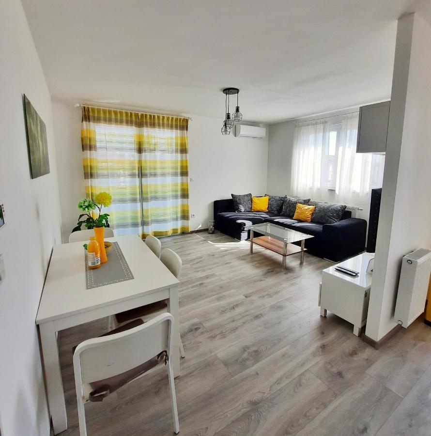 Apartment Mrvica Near The Zagreb Airport Velika Gorica Bagian luar foto