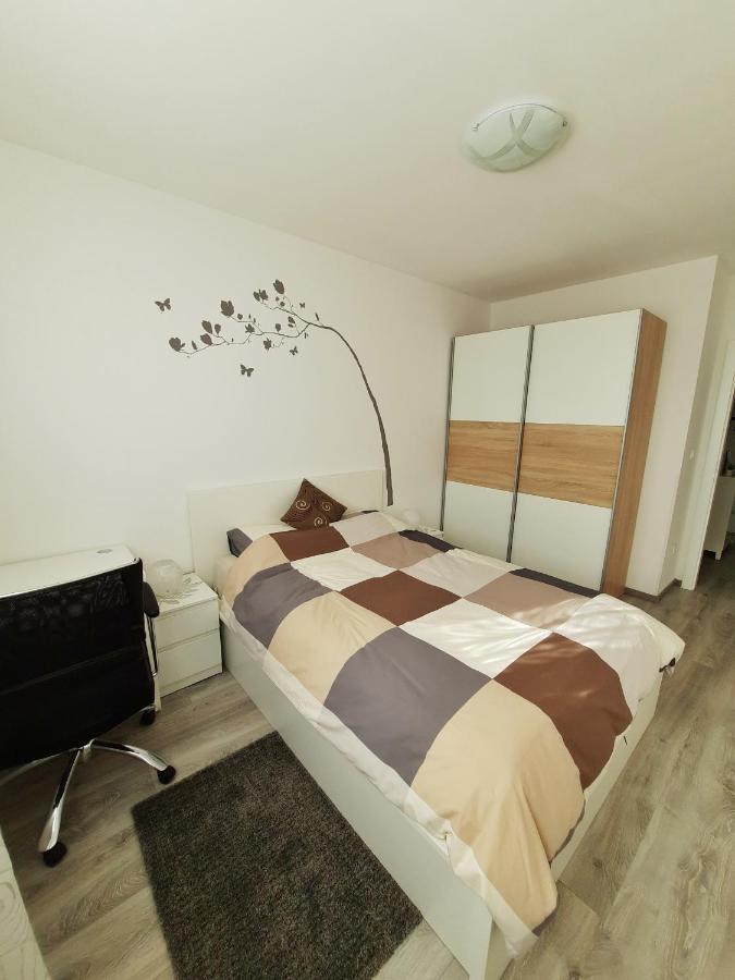 Apartment Mrvica Near The Zagreb Airport Velika Gorica Bagian luar foto