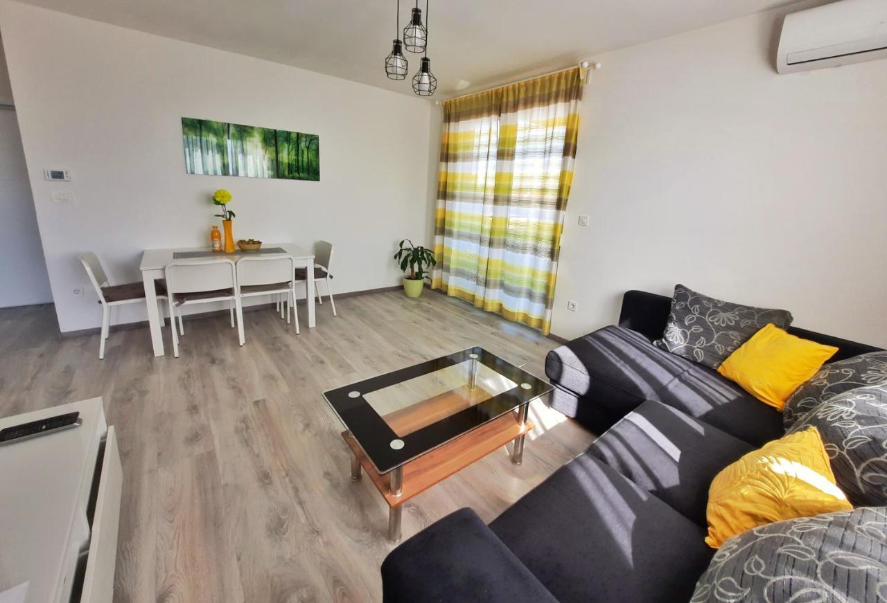 Apartment Mrvica Near The Zagreb Airport Velika Gorica Bagian luar foto