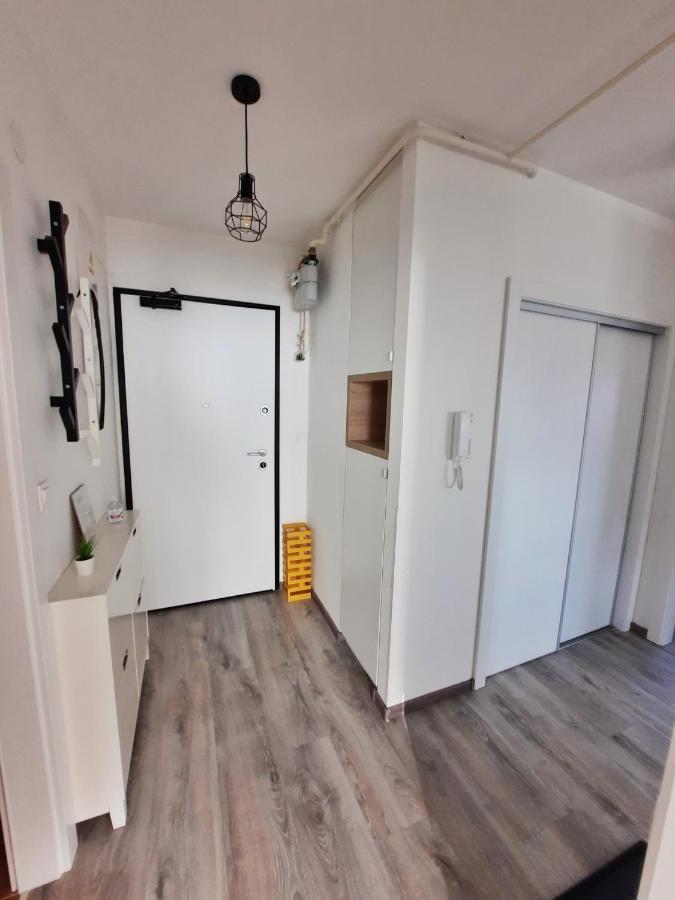 Apartment Mrvica Near The Zagreb Airport Velika Gorica Bagian luar foto